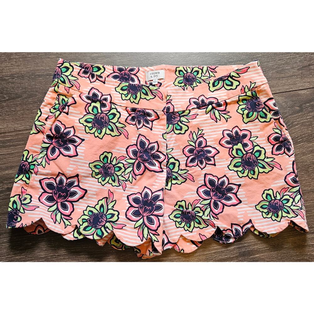 Crown & Ivy Shelby Scalloped Hem Pink Floral Shorts Sz 8